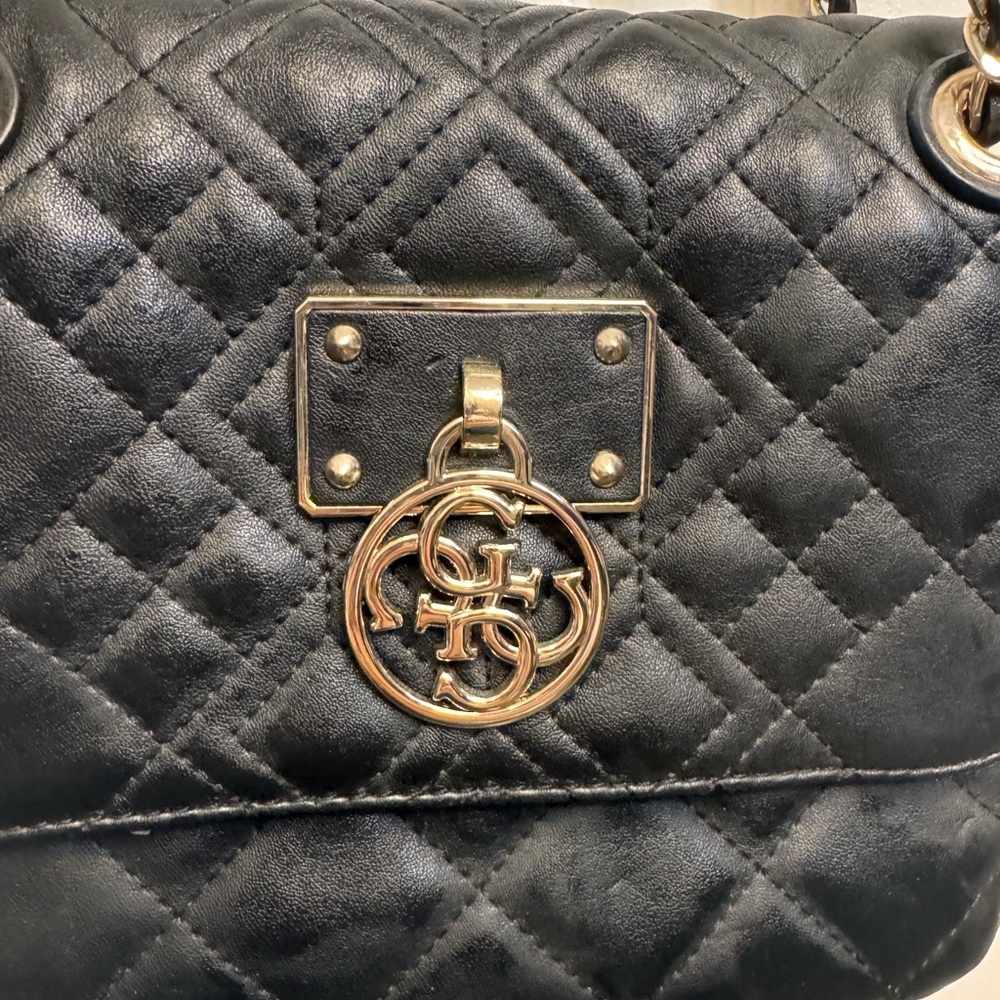 Guess Black Small Quilted Flap Chain Shoulder Bag Gold Tones Magnetic Closure - Picture 3 of 16